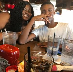 Meet your Posher, Candace